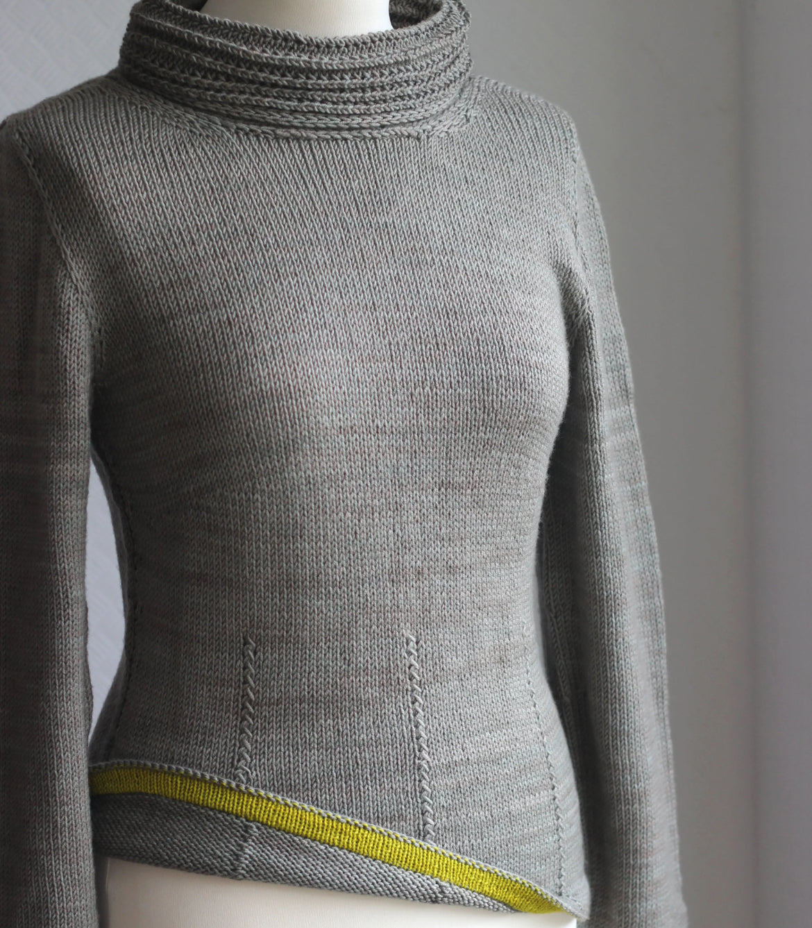 Ziggurats: 16 Elegantly Seamless Knits